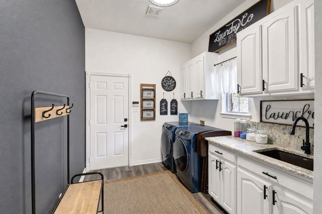 816 Lake View Court E, Crowley, TX 76036
