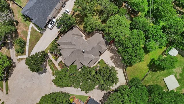 816 Lake View Court E, Crowley, TX 76036