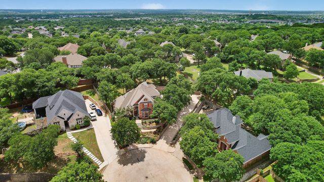 816 Lake View Court E, Crowley, TX 76036