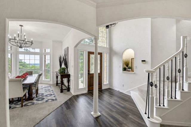 816 Lake View Court E, Crowley, TX 76036