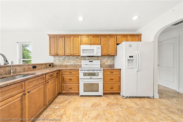 4086 Camp Shore Drive, Sebring, FL 33875