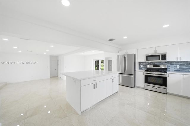 2410 NW 155th Ter, Miami Gardens, FL 33054