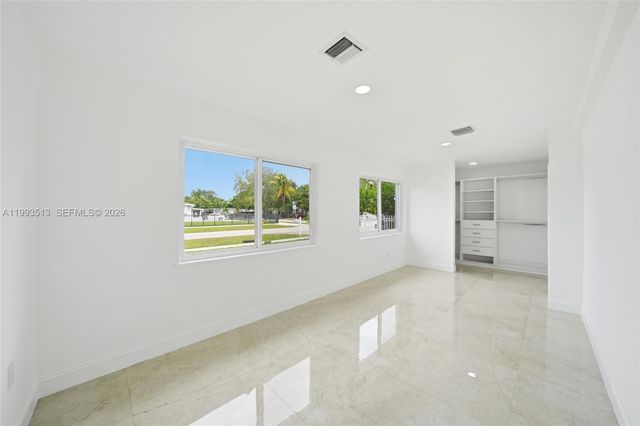 2410 NW 155th Ter, Miami Gardens, FL 33054