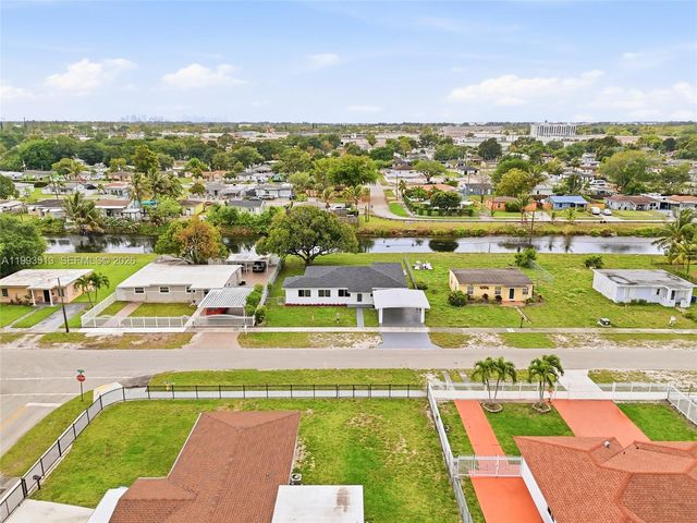 2410 NW 155th Ter, Miami Gardens, FL 33054