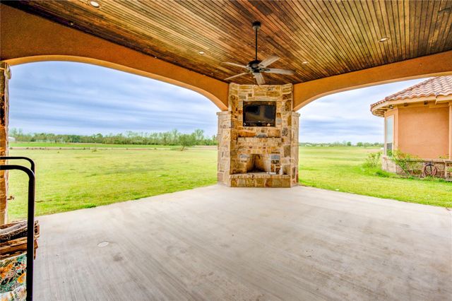 903 Chenango Drive, Angleton, TX 77515