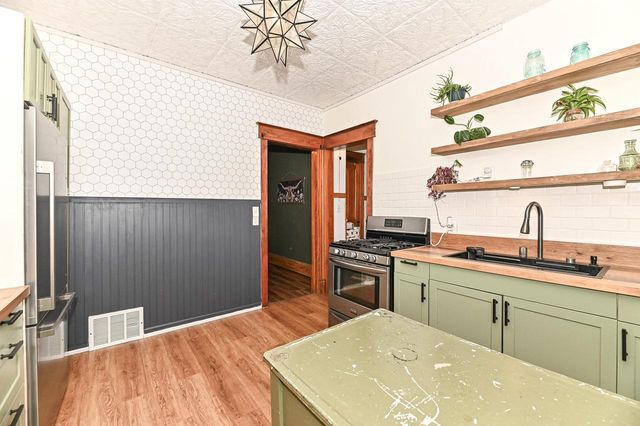 1640 Thurston AVENUE, Racine, WI 53405