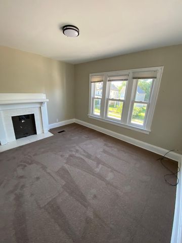 384 E 17th Avenue, Columbus, OH 43201