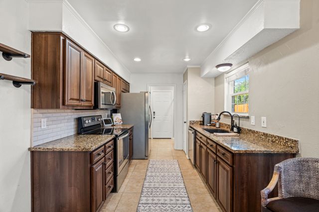 1810 Tiburon Bend, Lewisville, TX 75067