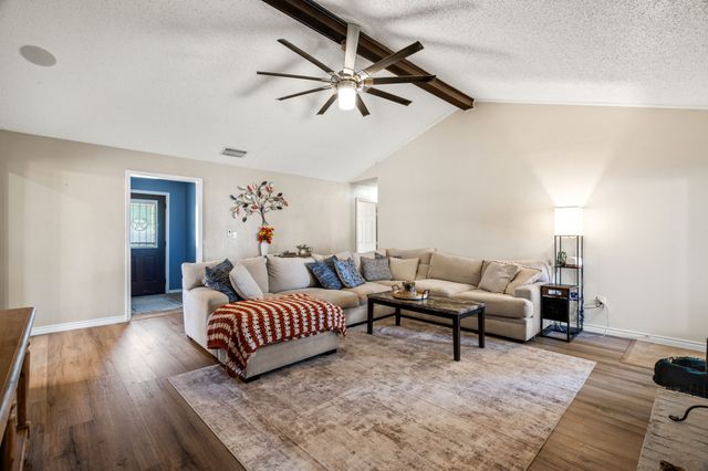 1810 Tiburon Bend, Lewisville, TX 75067