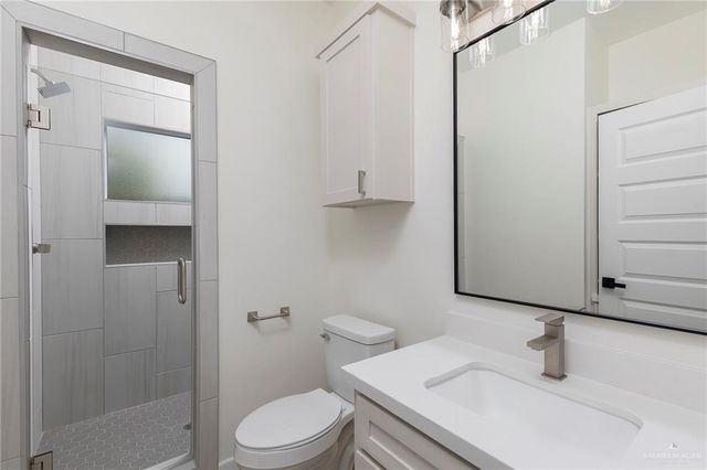 818 E Chapa Avenue, Pharr, TX 78577