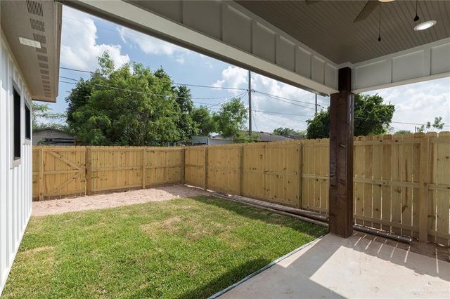 818 E Chapa Avenue, Pharr, TX 78577