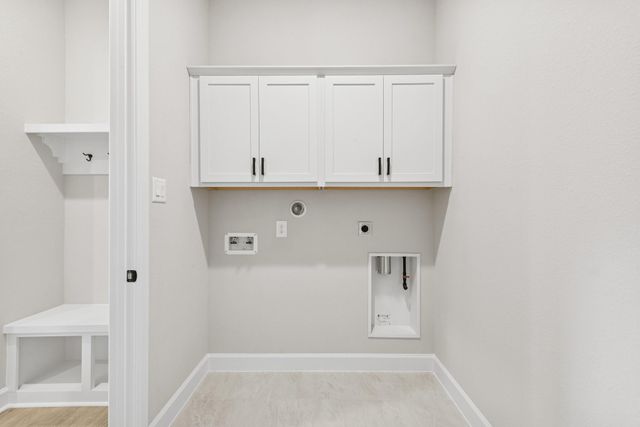 11843 Sawgrass Drive, Mont Belvieu, TX 77523