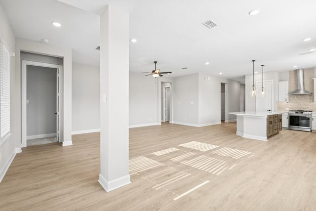 11843 Sawgrass Drive, Mont Belvieu, TX 77523