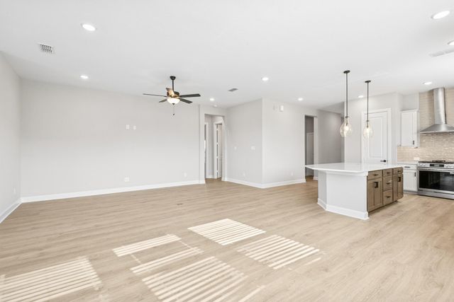 11843 Sawgrass Drive, Mont Belvieu, TX 77523