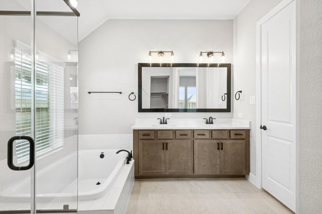 11843 Sawgrass Drive, Mont Belvieu, TX 77523