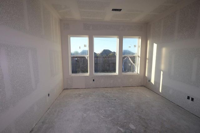 11843 Sawgrass Drive, Mont Belvieu, TX 77523