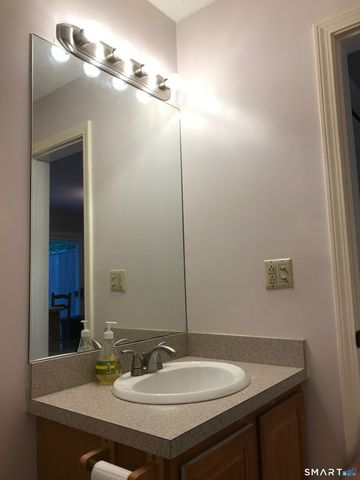 2480 Whitney Avenue 16, Hamden, CT 06518