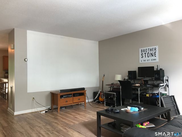 2480 Whitney Avenue 16, Hamden, CT 06518