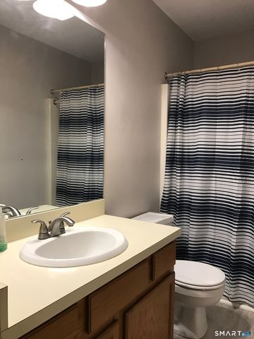 2480 Whitney Avenue 16, Hamden, CT 06518