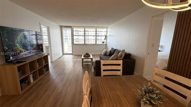 251 174th St 608, Sunny Isles Beach, FL 33160