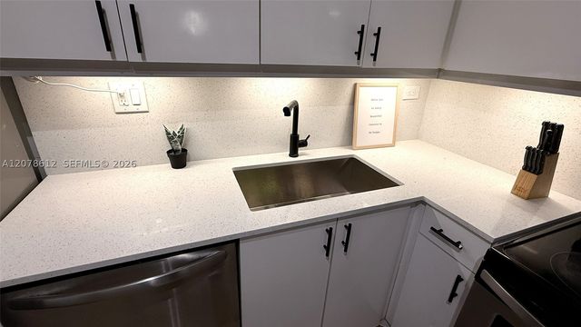 251 174th St 608, Sunny Isles Beach, FL 33160