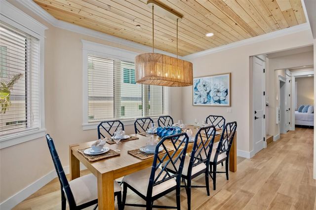 135 AVENIDA VENECCIA, Sarasota, FL 34242