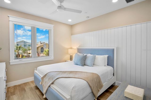 135 AVENIDA VENECCIA, Sarasota, FL 34242