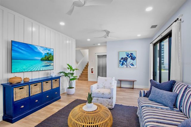 135 AVENIDA VENECCIA, Sarasota, FL 34242