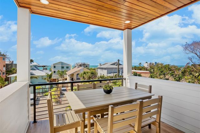 135 AVENIDA VENECCIA, Sarasota, FL 34242