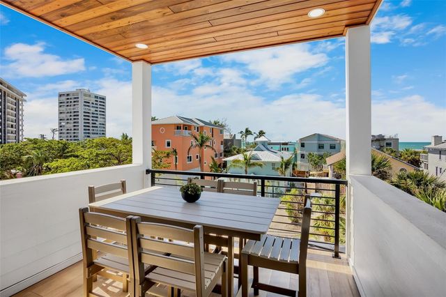 135 AVENIDA VENECCIA, Sarasota, FL 34242