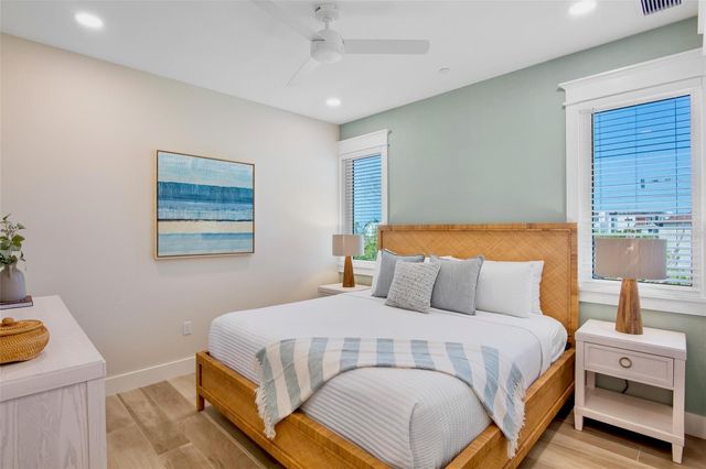 135 AVENIDA VENECCIA, Sarasota, FL 34242