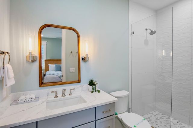 135 AVENIDA VENECCIA, Sarasota, FL 34242