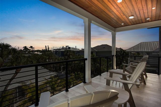 135 AVENIDA VENECCIA, Sarasota, FL 34242