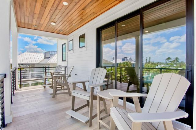 135 AVENIDA VENECCIA, Sarasota, FL 34242