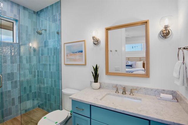 135 AVENIDA VENECCIA, Sarasota, FL 34242