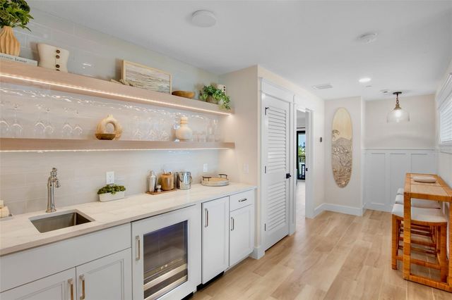 135 AVENIDA VENECCIA, Sarasota, FL 34242