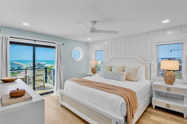 135 AVENIDA VENECCIA, Sarasota, FL 34242