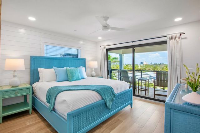 135 AVENIDA VENECCIA, Sarasota, FL 34242