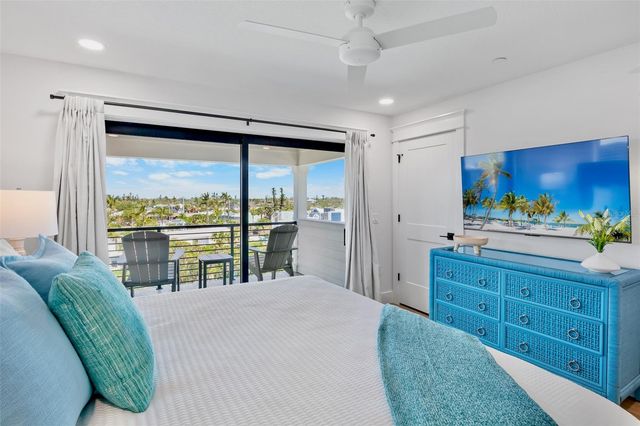 135 AVENIDA VENECCIA, Sarasota, FL 34242