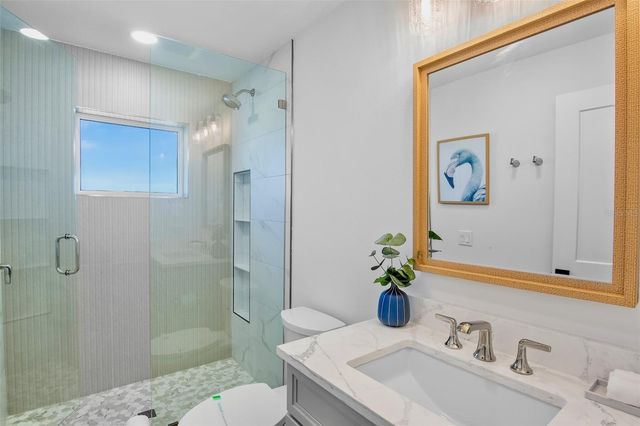 135 AVENIDA VENECCIA, Sarasota, FL 34242