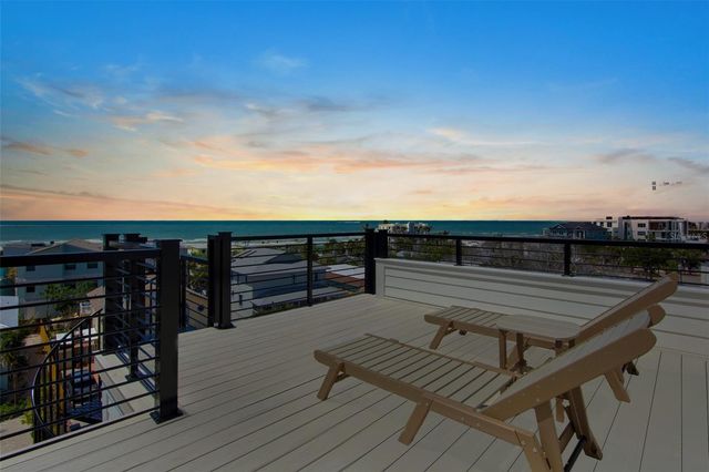 135 AVENIDA VENECCIA, Sarasota, FL 34242