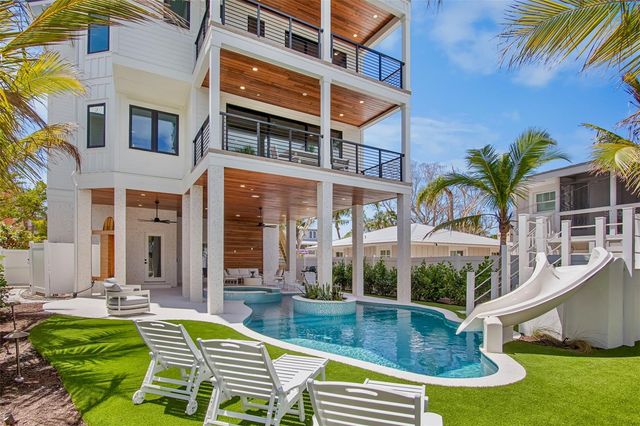 135 AVENIDA VENECCIA, Sarasota, FL 34242