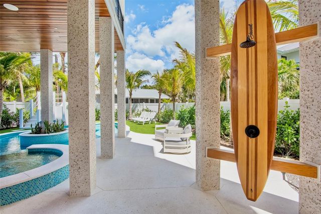 135 AVENIDA VENECCIA, Sarasota, FL 34242