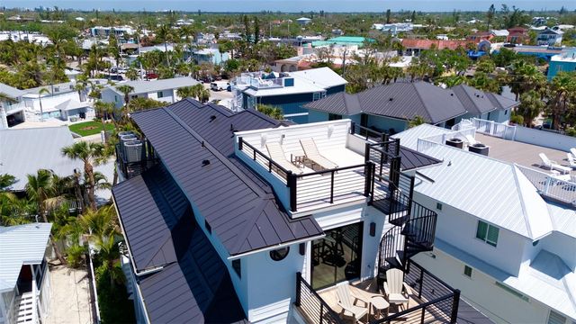 135 AVENIDA VENECCIA, Sarasota, FL 34242