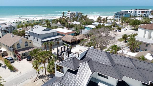 135 AVENIDA VENECCIA, Sarasota, FL 34242