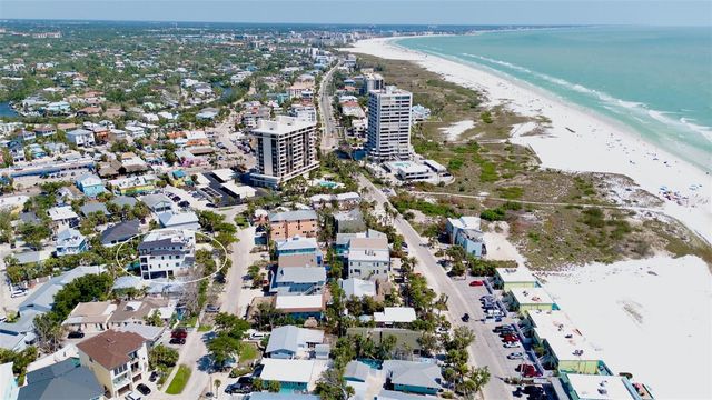 135 AVENIDA VENECCIA, Sarasota, FL 34242