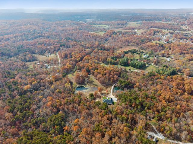 926 Monteagle Falls Rd, Monteagle, TN 37356