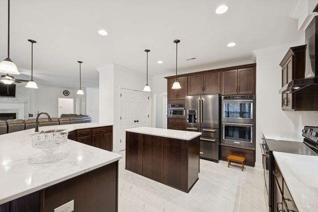 926 Monteagle Falls Rd, Monteagle, TN 37356