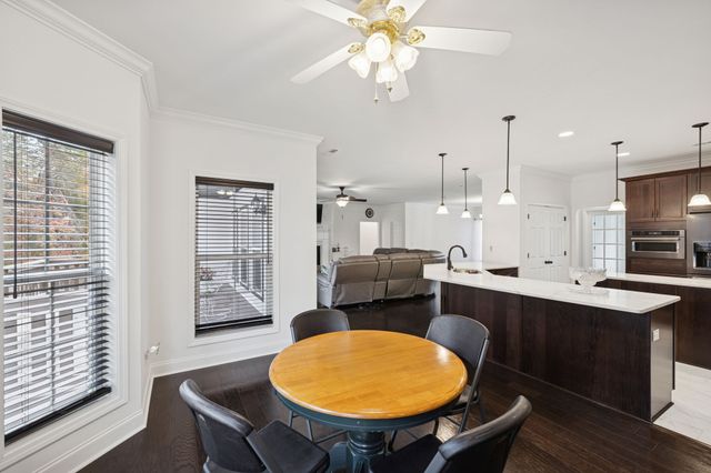 926 Monteagle Falls Rd, Monteagle, TN 37356