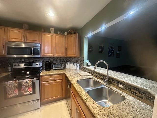 2253 W Discovery Circle 2253, Deerfield Beach, FL 33442